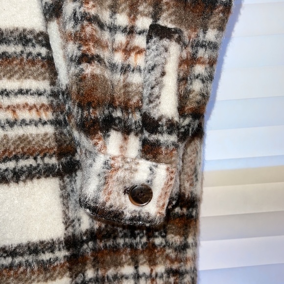 Blank NYC Cassie Plaid Shacket Size Medium - Picture 6 of 15